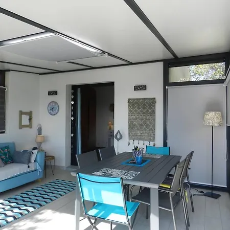 Appartamento 2 Pieces 4 Pers Avec Parking Et Espace Exterieur Au Lavandou - Fr-1-251-792 Le Lavandou